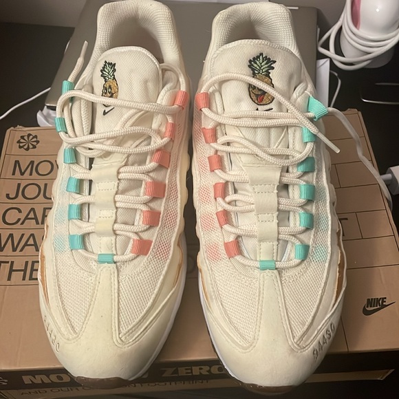 Nike Air Max 95’ NRG Coconut Milk/Green Glow size 10 - Picture 2 of 6